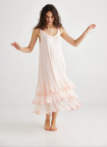 Evangeline slip. Pale pink