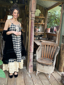 London dress. Black Plaid